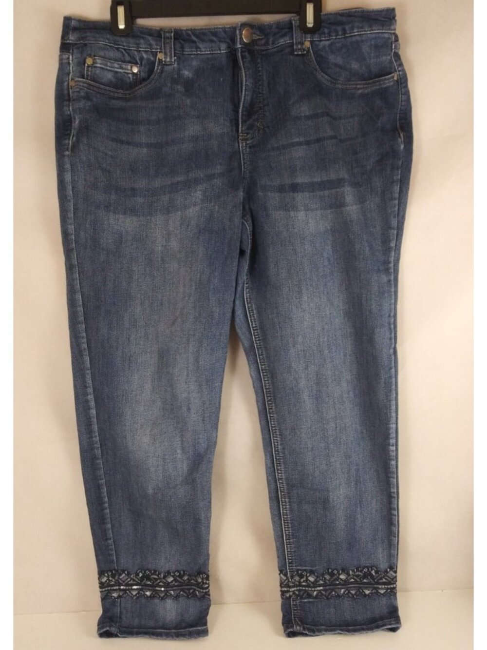 Christopher & Banks Signature Slimming Embroidered Capri Jeans Size 14